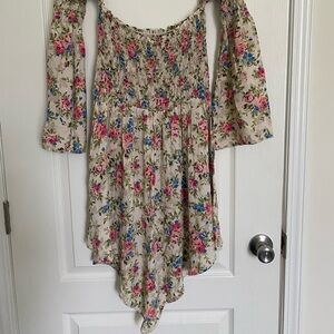 NWT- Adorable Floral Dress (M)